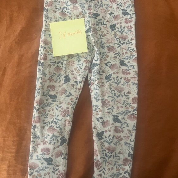 Girls top and bottoms set - Picture 2 of 2